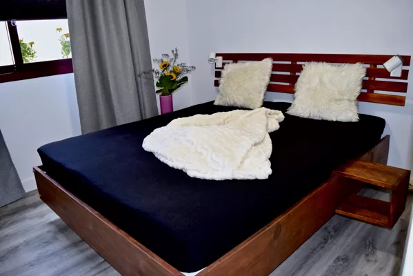 Schlafzimmer 1