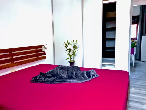 Schlafzimmer 1